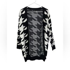 Black and white houndstooth cardigan bedazzled women’s medium sweater
